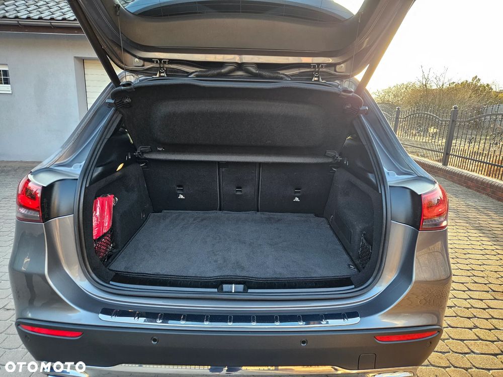 Mercedes-Benz GLA 200 - 16