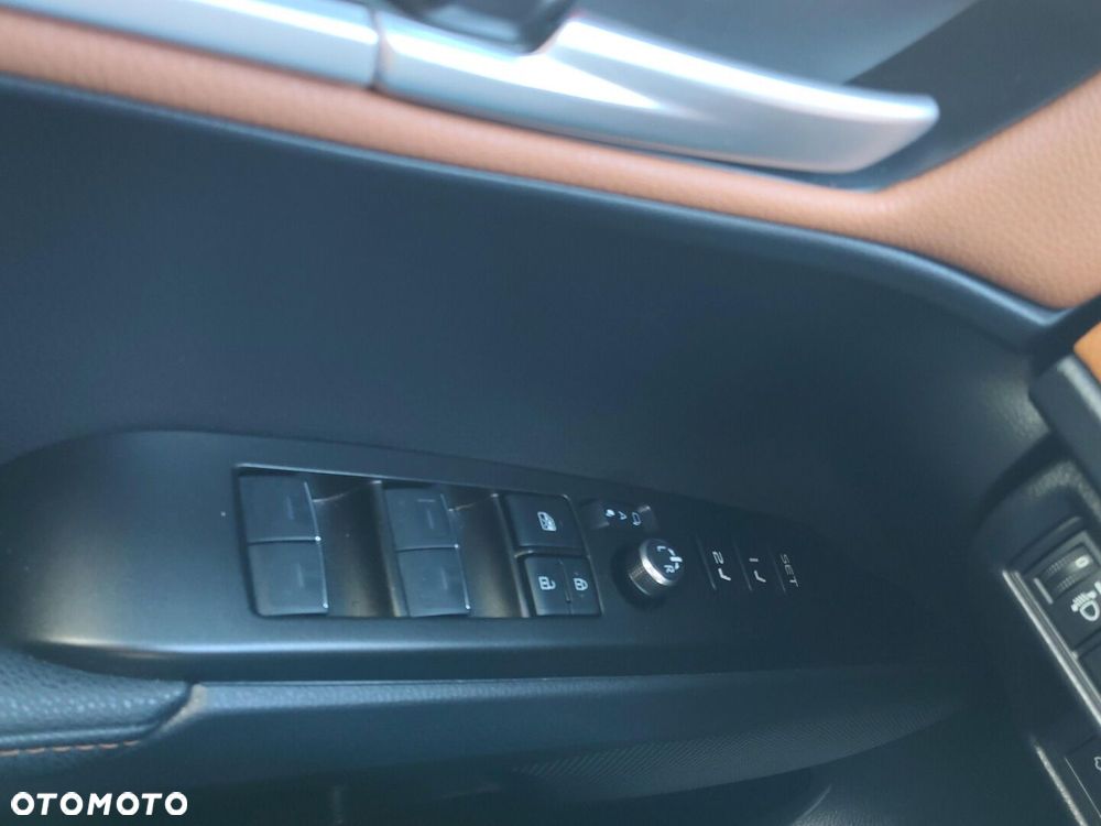 Toyota Camry - 19