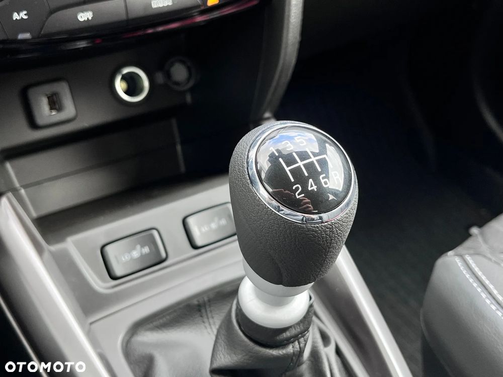 Suzuki Vitara 1.4 Boosterjet mHEV Elegance 2WD - 32