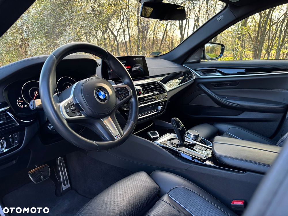 BMW Seria 5 530e iPerformance M Sport sport - 38