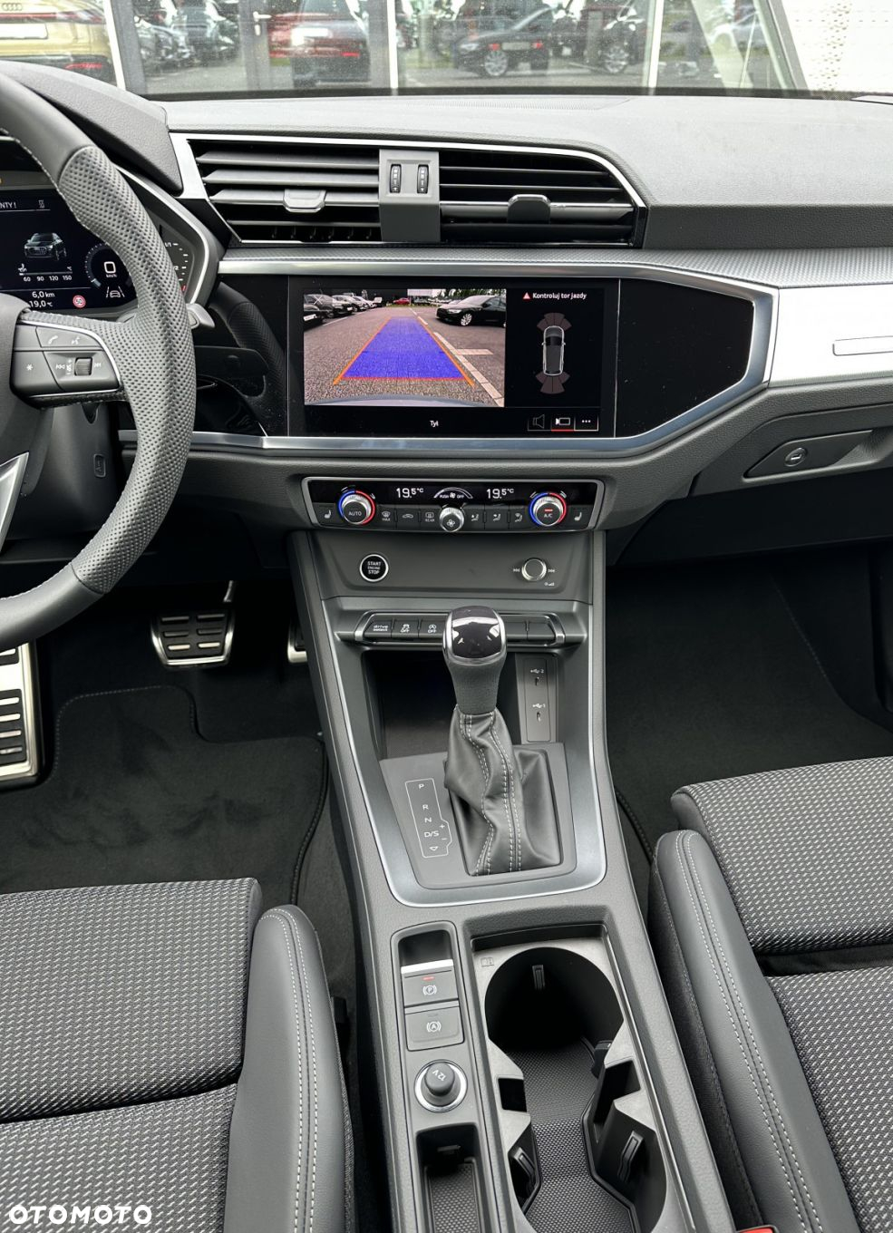Audi Q3 - 18