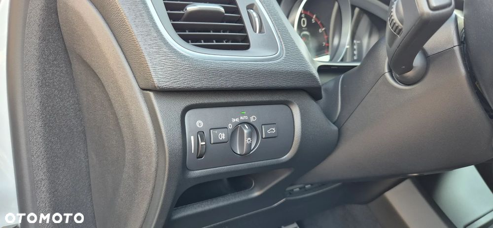 Volvo V40 T3 Drive-E R-Design Momentum - 15