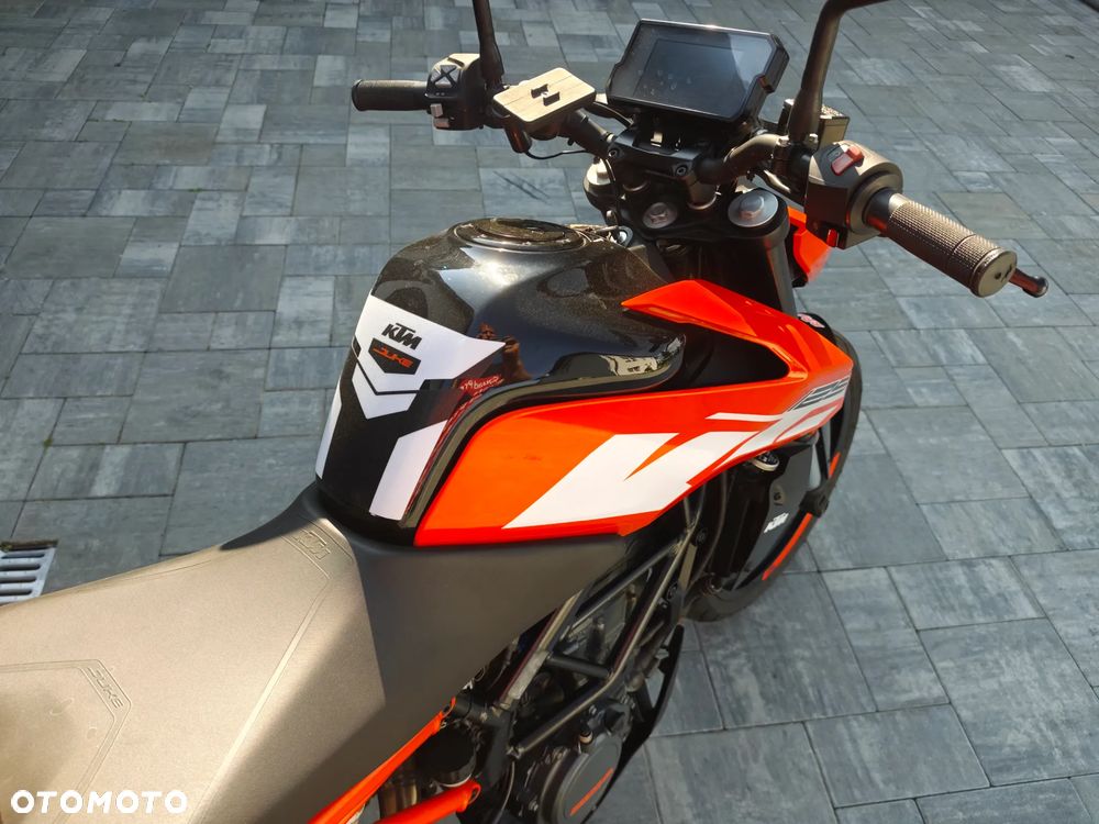 KTM Duke 125 - 24