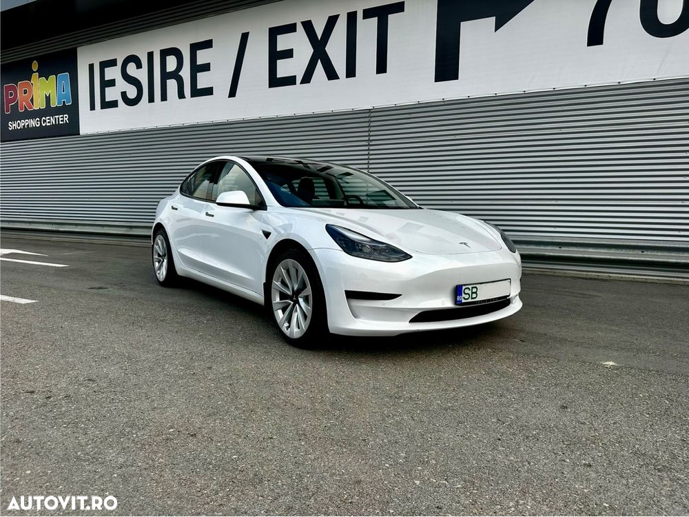 Tesla Model 3 RWD - 1