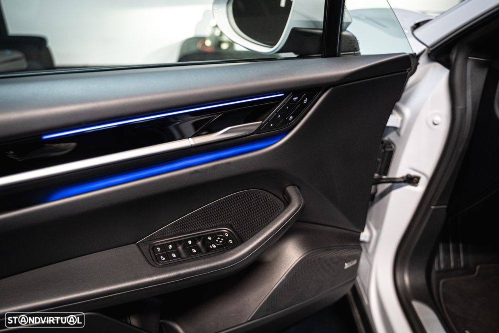 Porsche Macan Electric 4 - 8