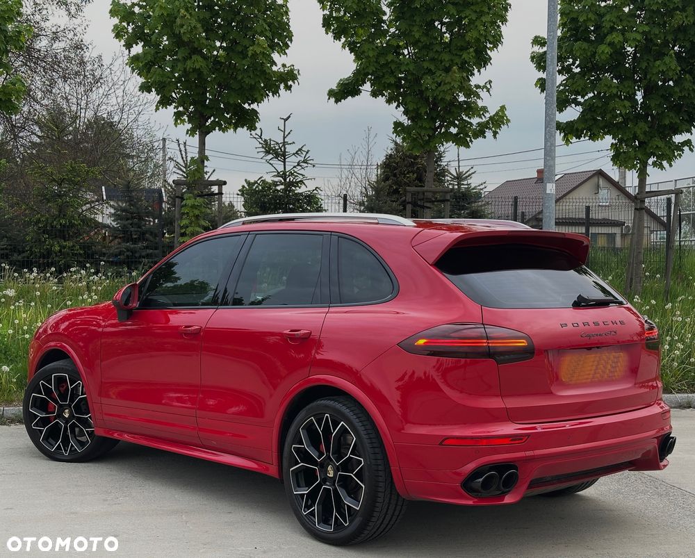 Porsche Cayenne GTS - 5