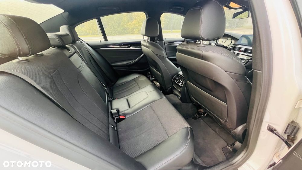 BMW Seria 5 518d - 11