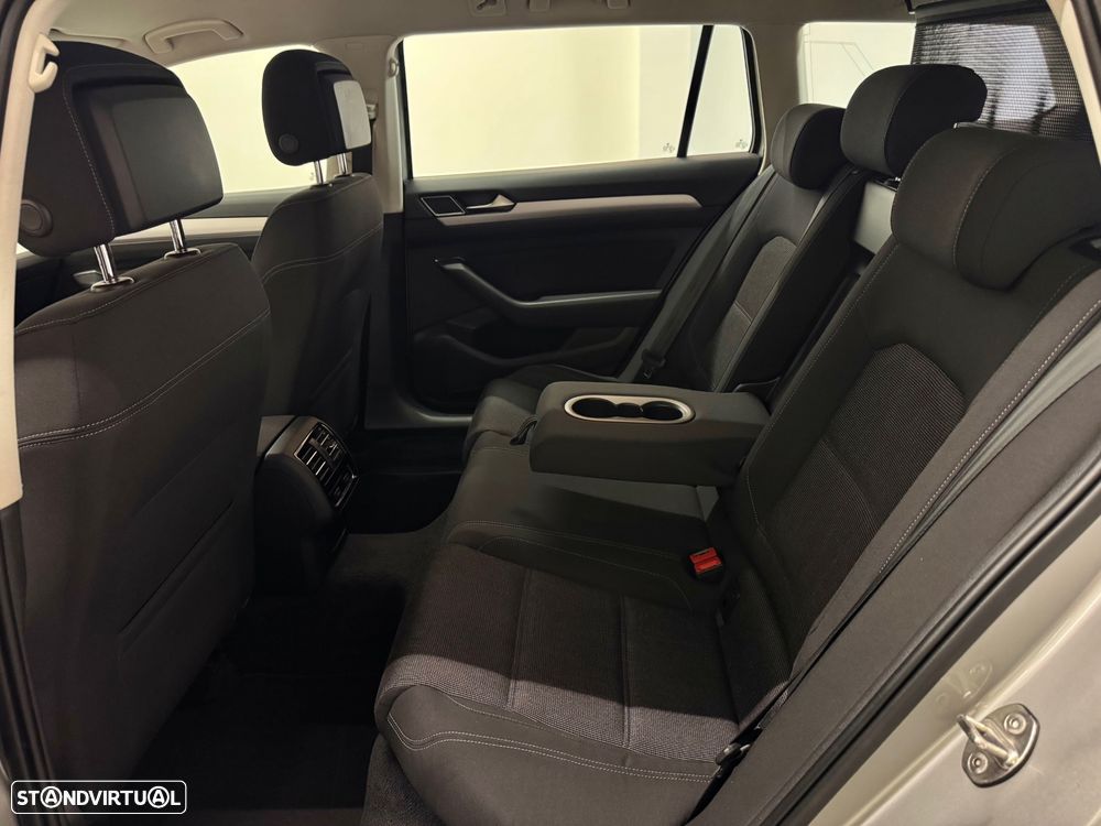 VW Passat Variant 1.6 TDI Confortline - 18