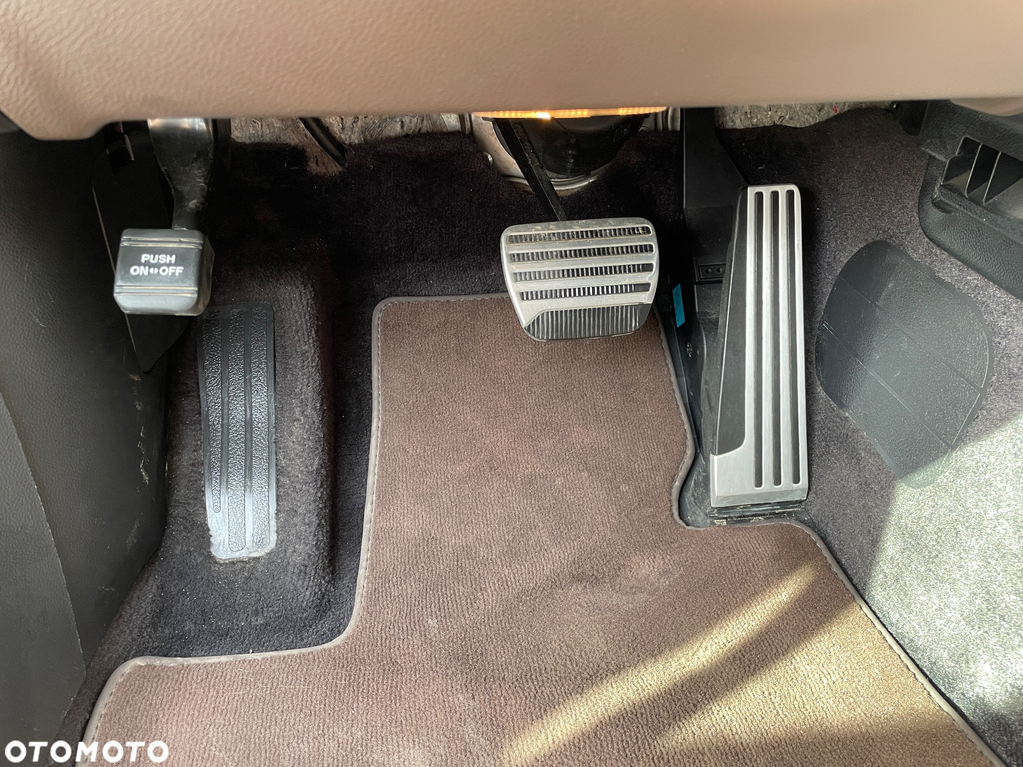 Infiniti QX70 - 20