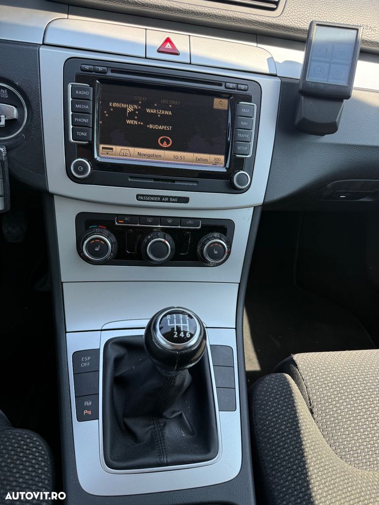 Volkswagen Passat Variant 2.0 Blue TDI SCR Comfortline - 17