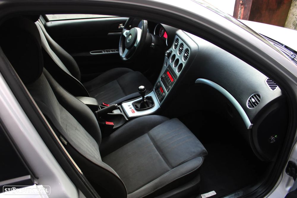 Alfa Romeo 159 1.9 JTDM 16V - 30
