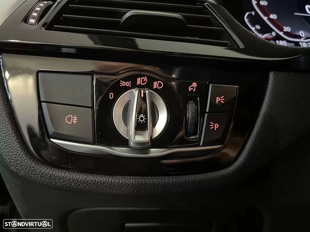 BMW 520 d Pack Desportivo M Auto - 44