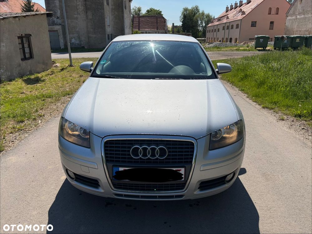 Audi A3 3-drzwiowe 1.6 Attraction - 2