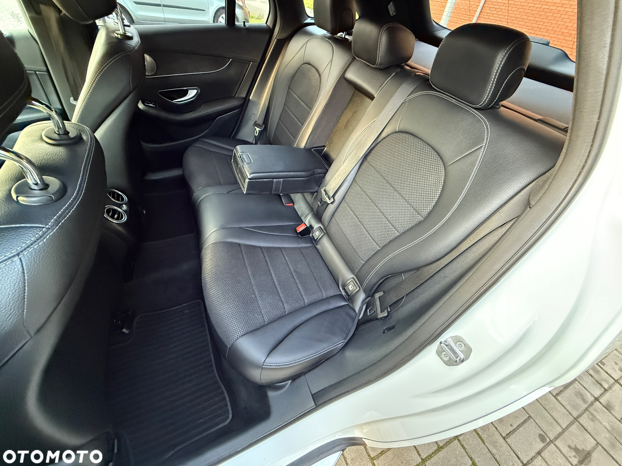 Mercedes-Benz GLC 250 d 4Matic 9G-TRONIC AMG Line - 10