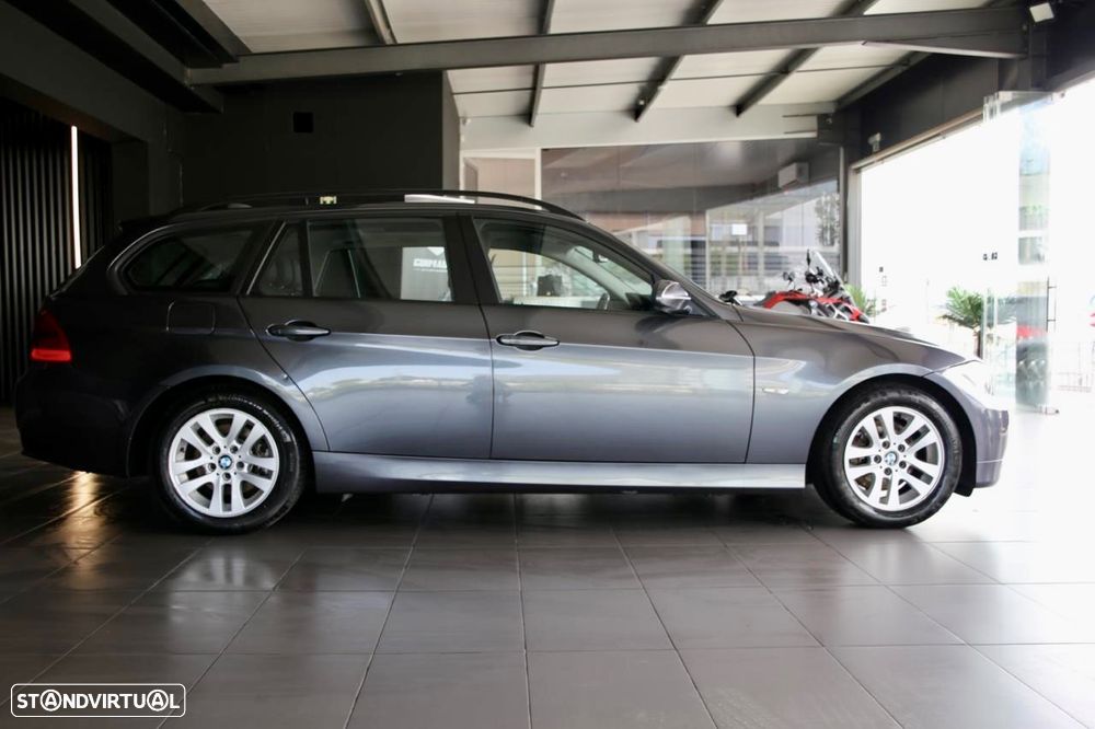 BMW 320 d Touring Dynamic - 3