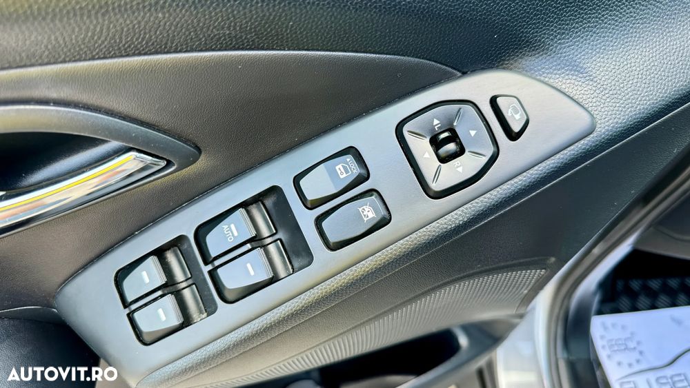 Hyundai ix35 2.0 CRDI 4WD Premium - 10