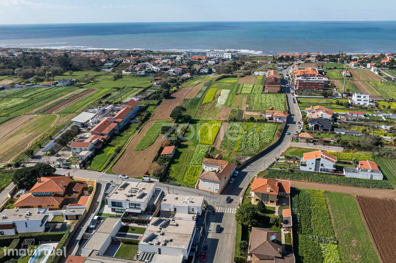 Terreno a 1km da Praia de Valadares