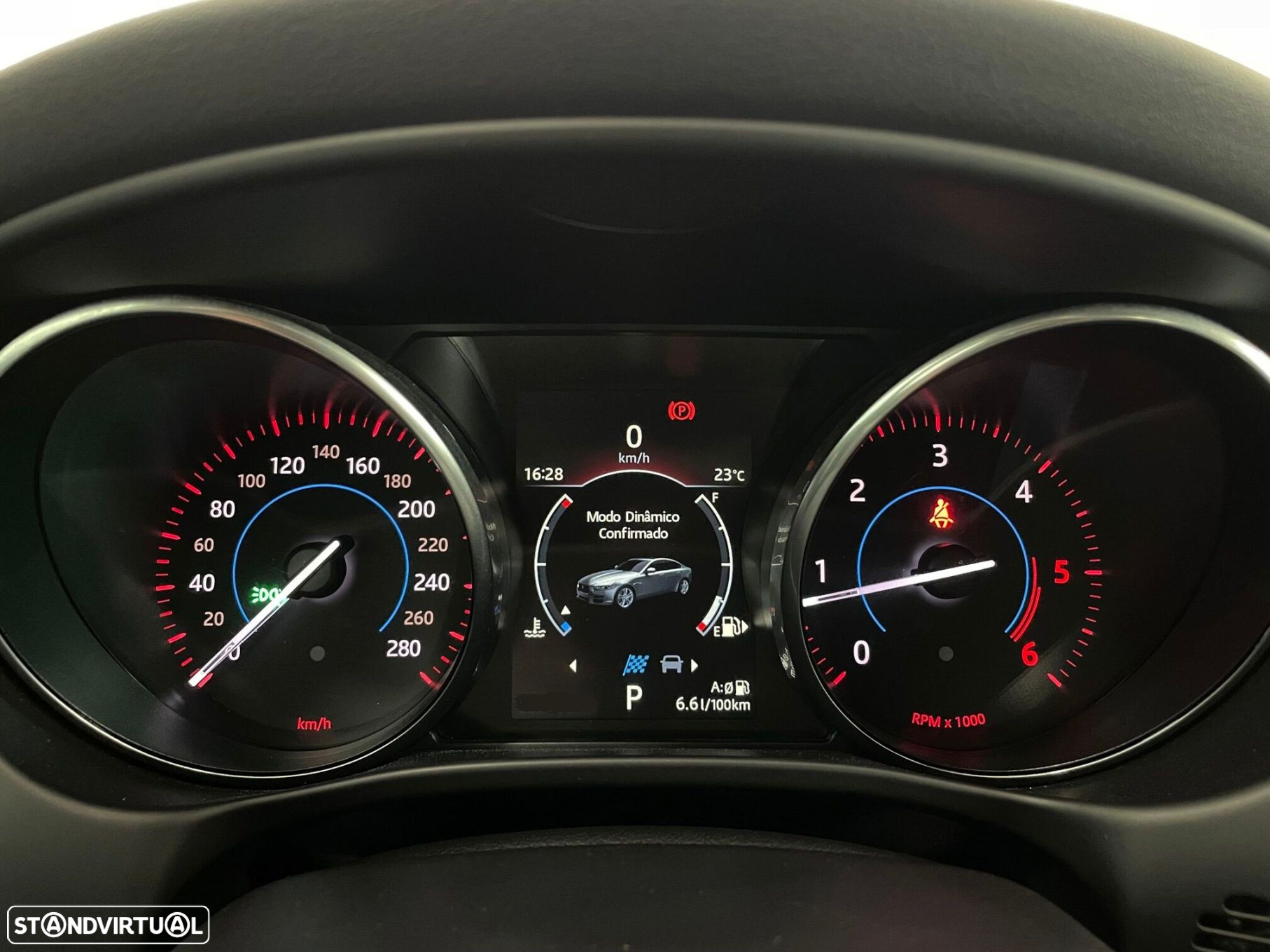 Jaguar XE 2.0 D R-Sport Aut. - 33