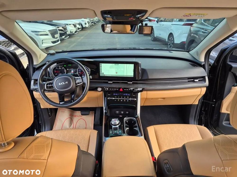 Kia Carnival - 8