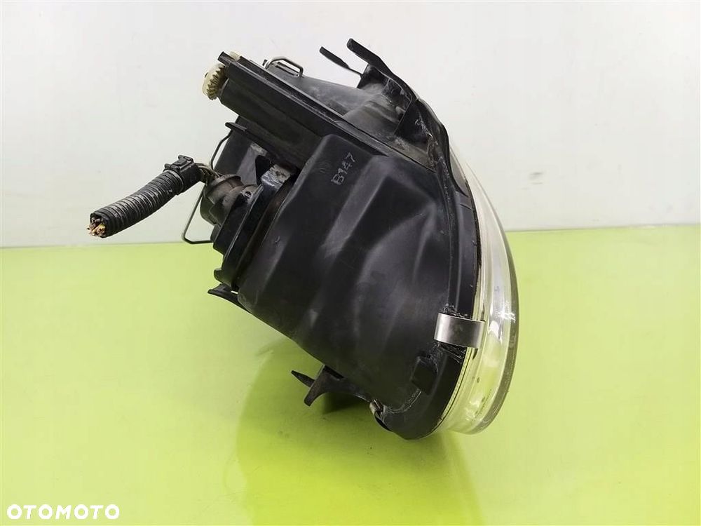 Reflektor lampa przód prawa VW Golf IV 1997-2003 R HELLA - 9