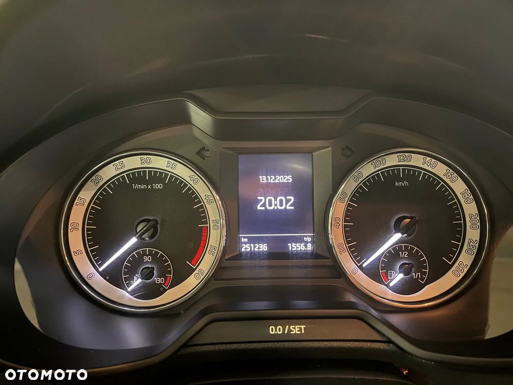 Skoda Octavia 2.0 TDI 4x4 Style DSG - 9