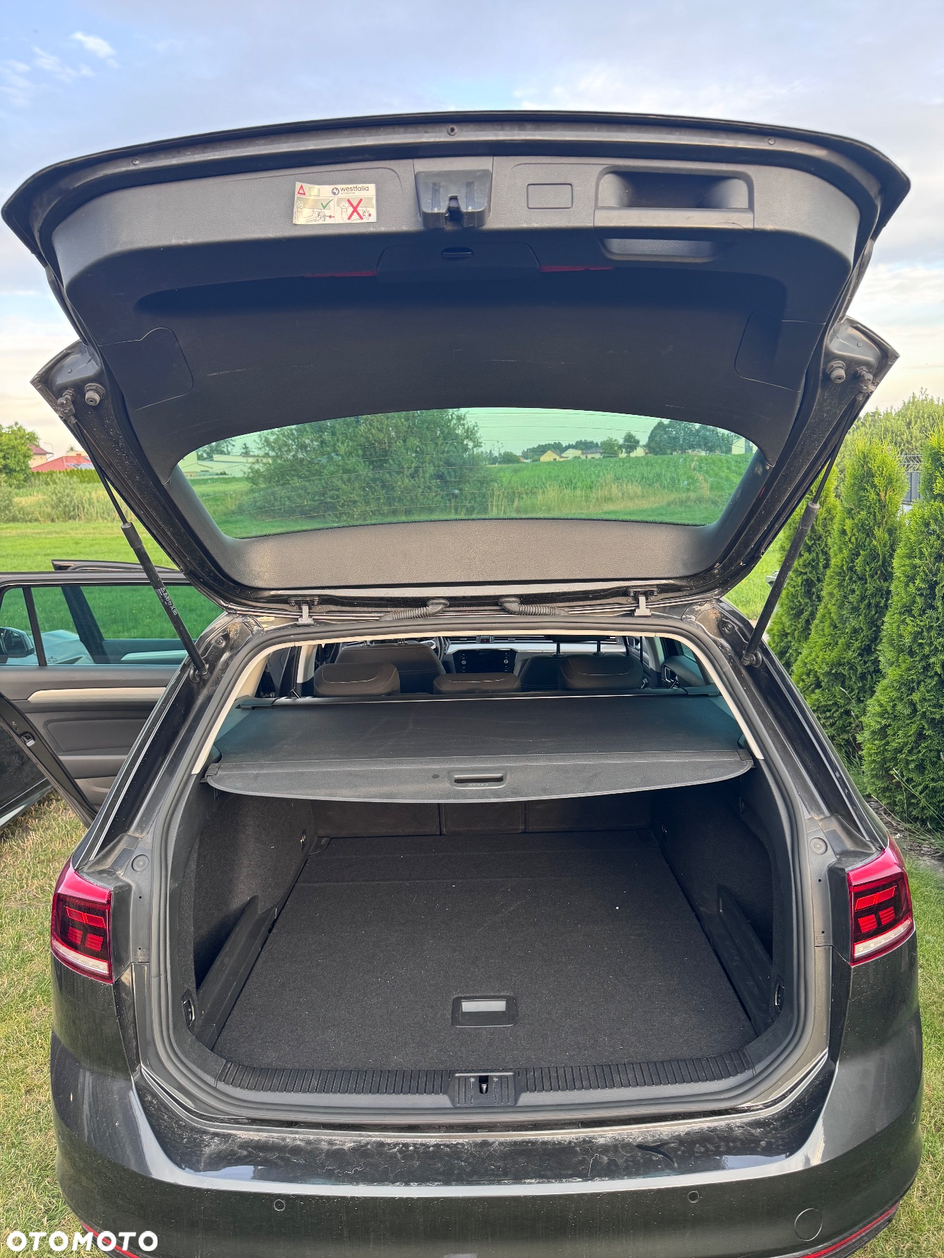 Volkswagen Passat - 16