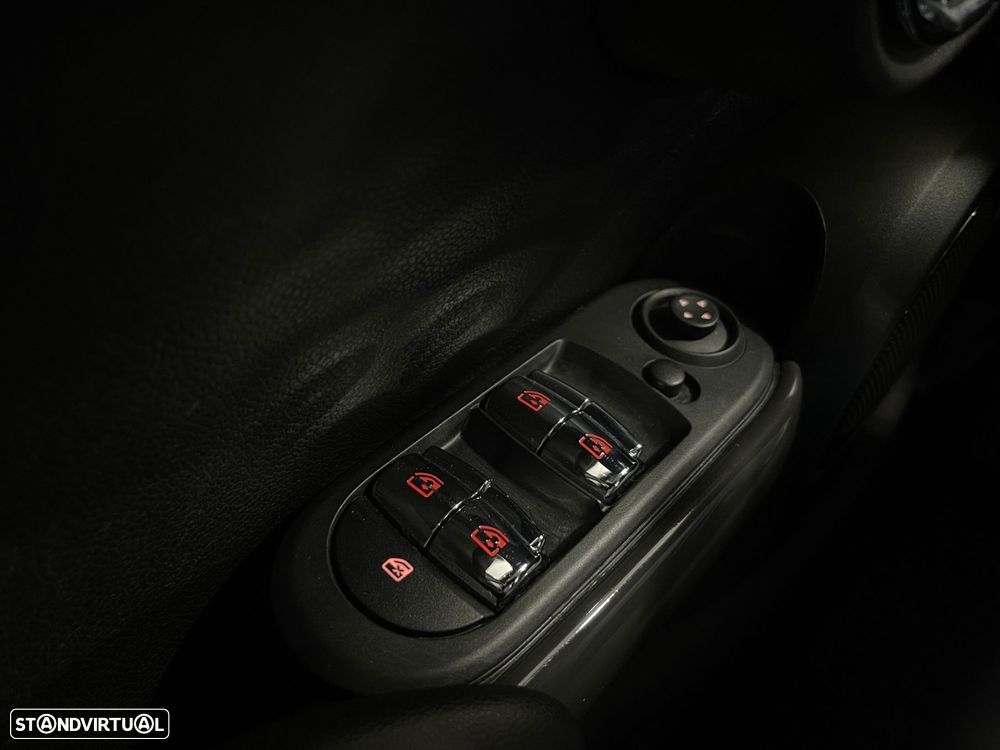 MINI 5 Portas Cooper D - 36