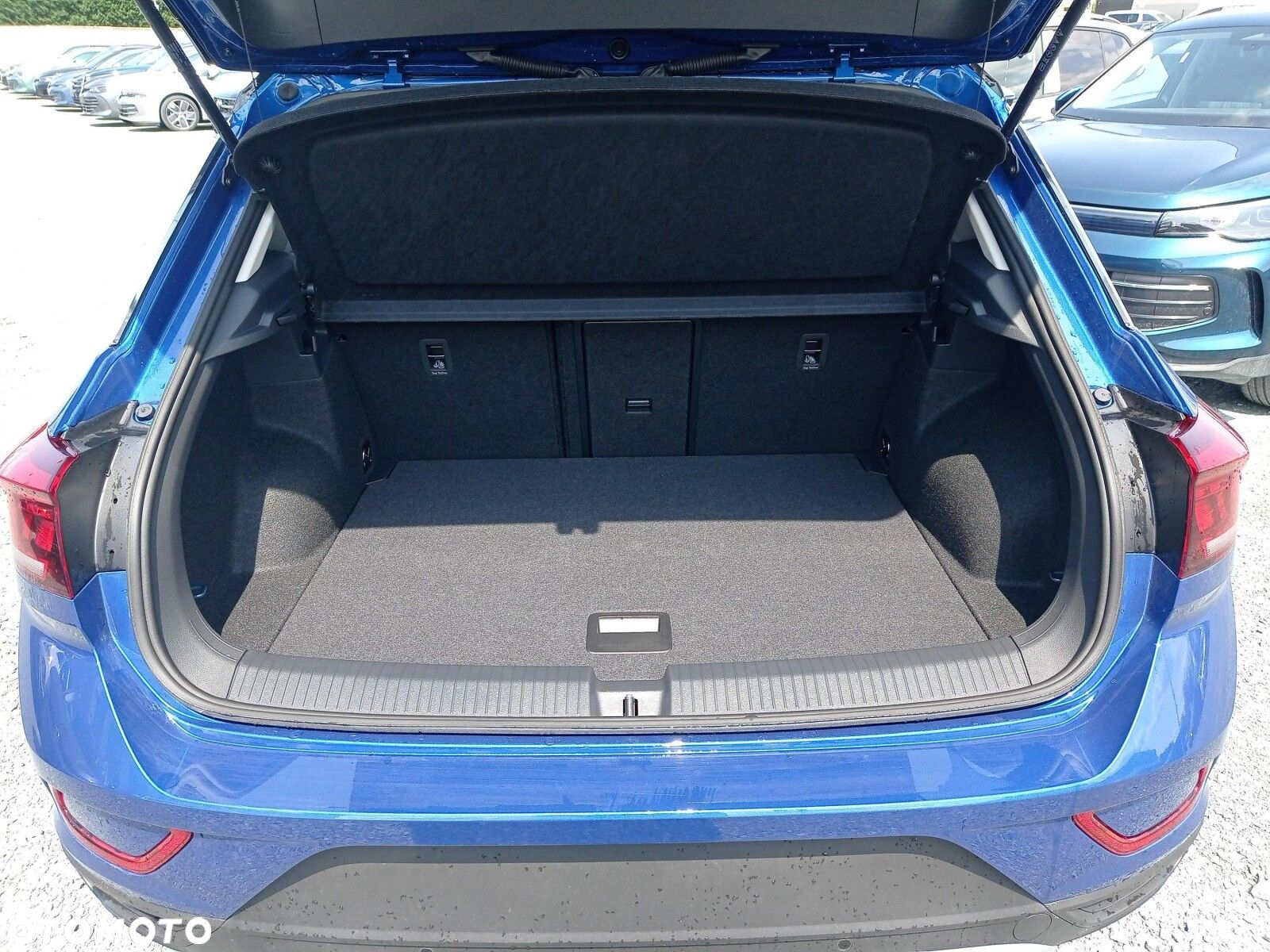 Volkswagen T-Roc - 17