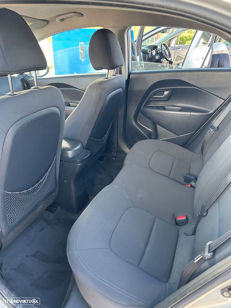 Kia Rio 1.1 CRDi - 8