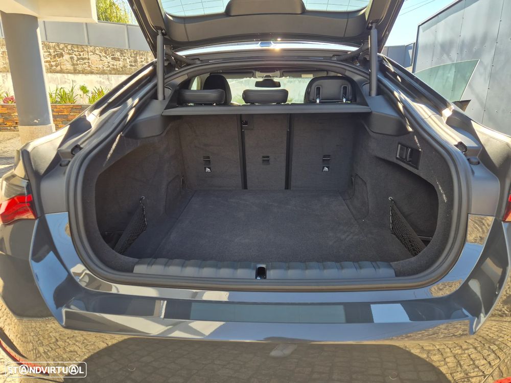 BMW i4 eDrive40 Pack Desportivo M - 16