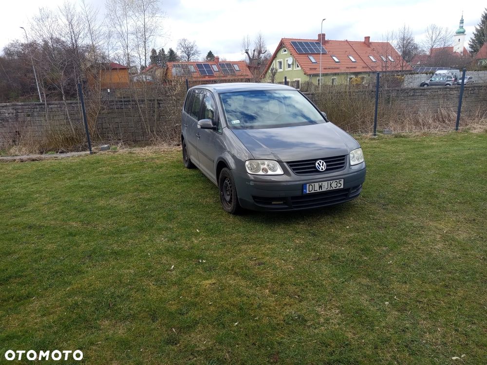 Volkswagen Touran - 5