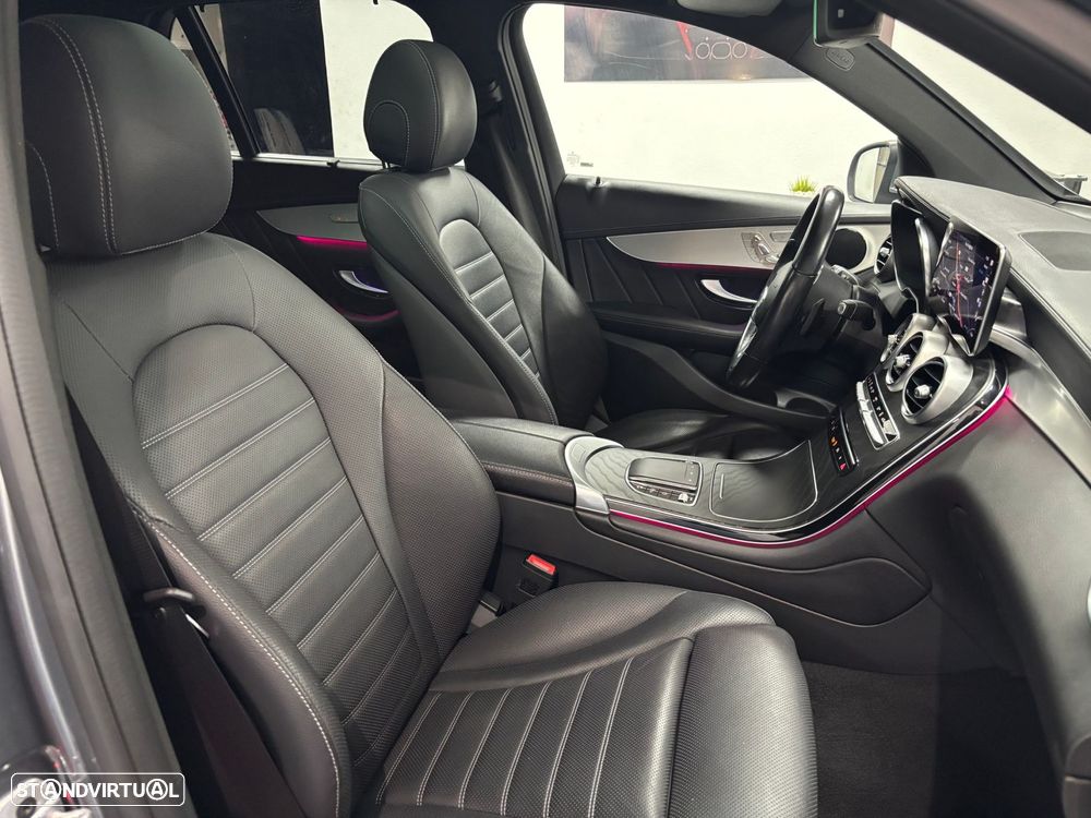 Mercedes-Benz GLC 300 e 4Matic 9G-TRONIC AMG Line - 30