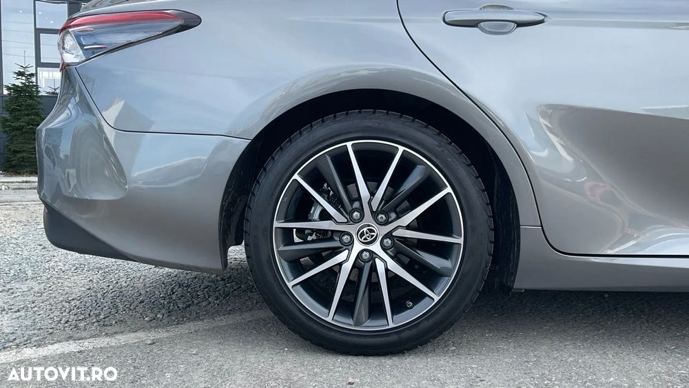 Toyota Camry 2.5 Exclusive - 11