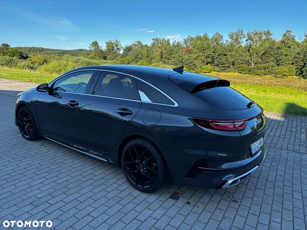 Kia ProCeed - 1