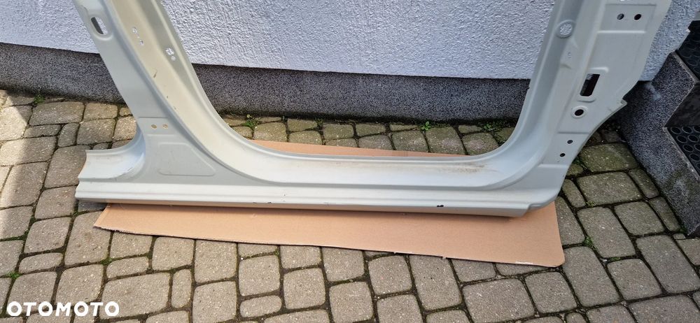PRÓG PRAWY SŁUPEK POSZYCIE HYUNDAI I20 II 2014- - 2
