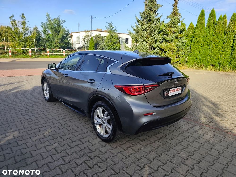 Infiniti Q30 2016 photo 4