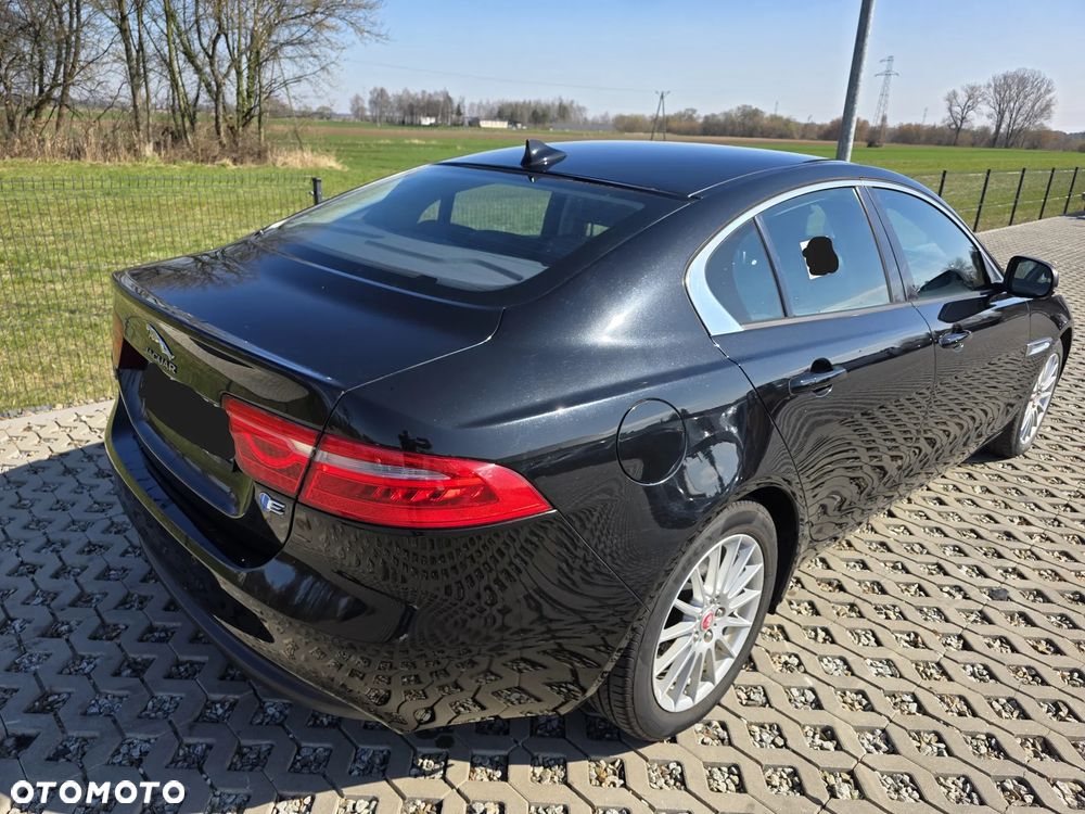 Jaguar XE E-Performance Pure - 13