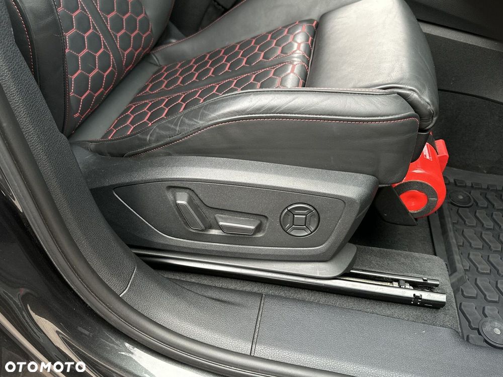 Audi Q3 RS S tronic - 32