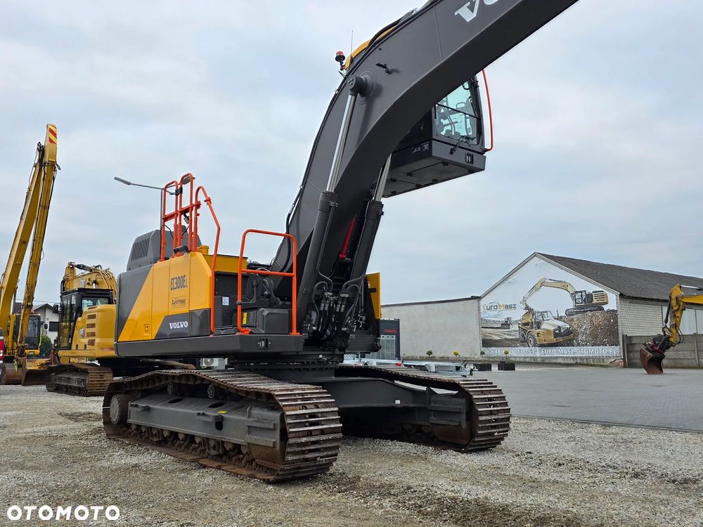 Volvo EC 300 EL, 2022 ROK, 3600 MTH, PODNOSZONA KABINA - 13