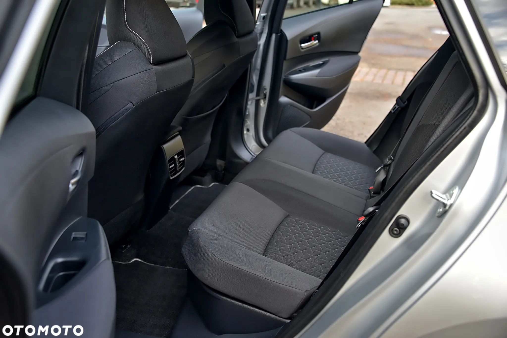 Toyota Corolla 1.8 Hybrid Touring Sports - 29