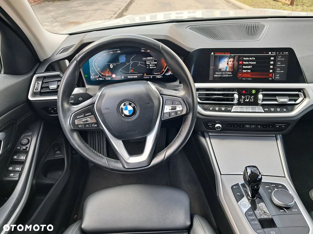 BMW Seria 3 318d Edition Luxury Line Purity - 17