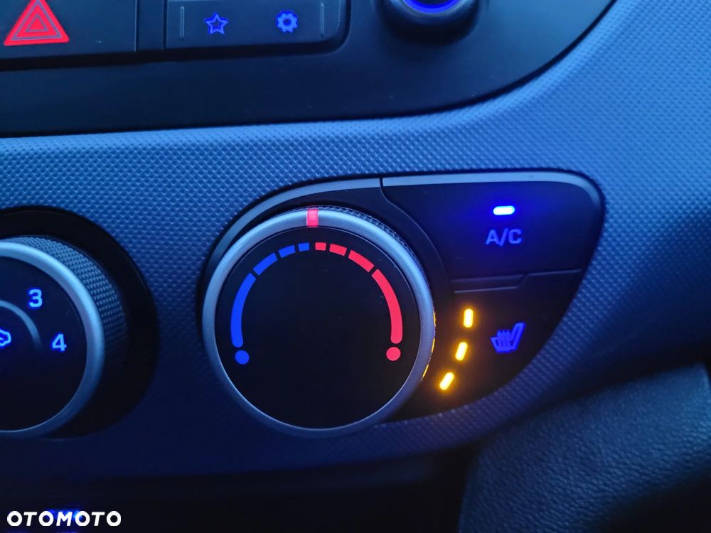 Hyundai i10 1.0 BlueDrive Comfort - 16