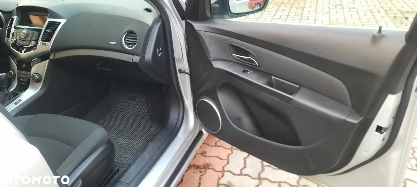 Chevrolet Cruze 1.6 LT+ - 8