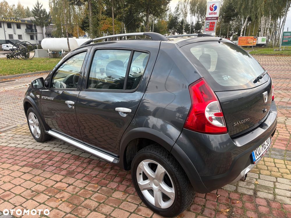 Dacia Sandero Stepway 1.6 - 4