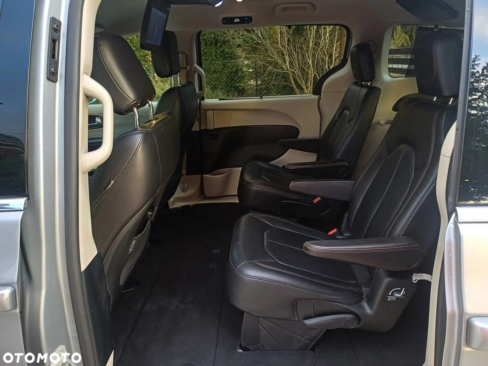 Chrysler Pacifica - 15
