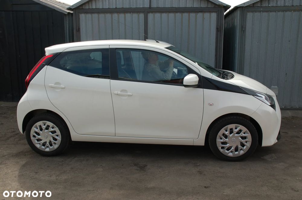 Toyota Aygo x-play - 2