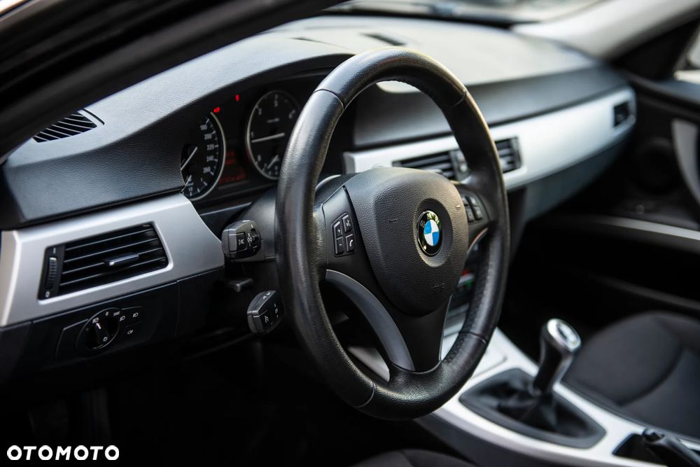 BMW Seria 3 320d - 17
