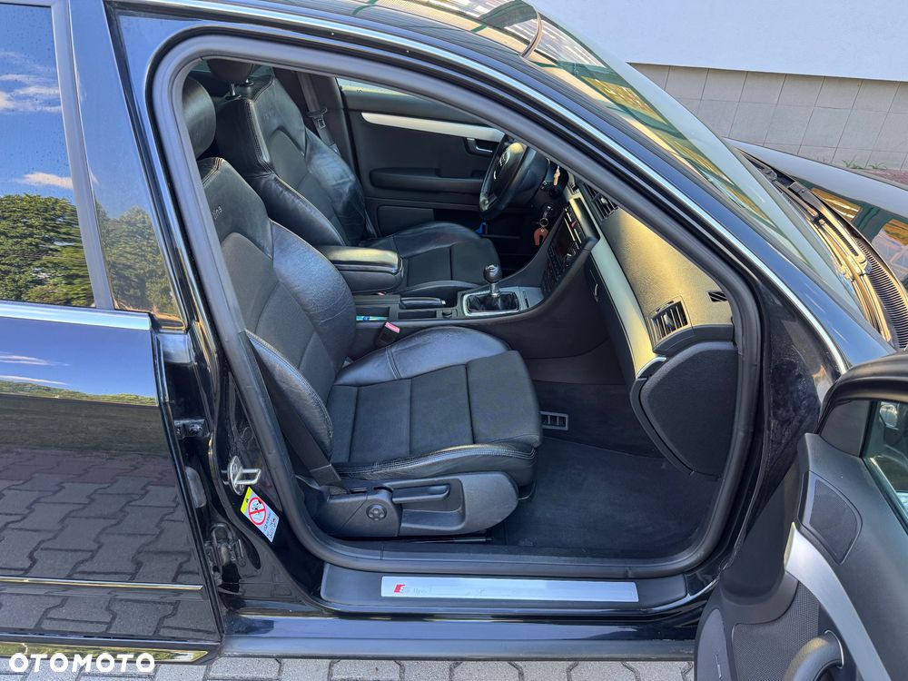 Audi A4 Limousine - 11