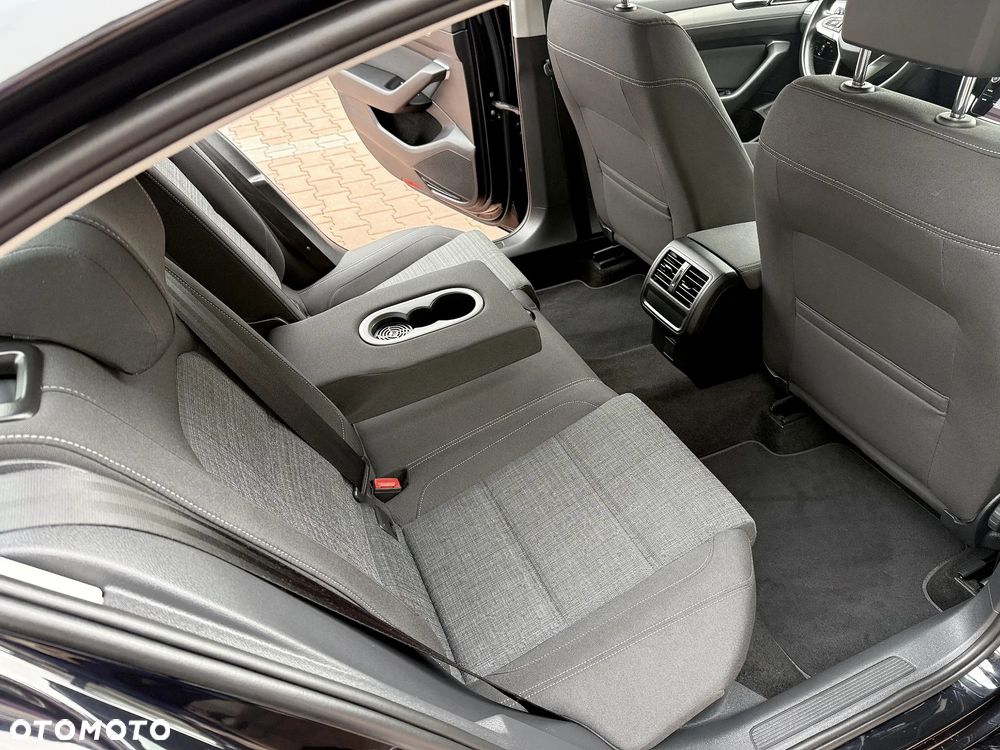 Volkswagen Passat 1.5 TSI EVO Elegance - 13