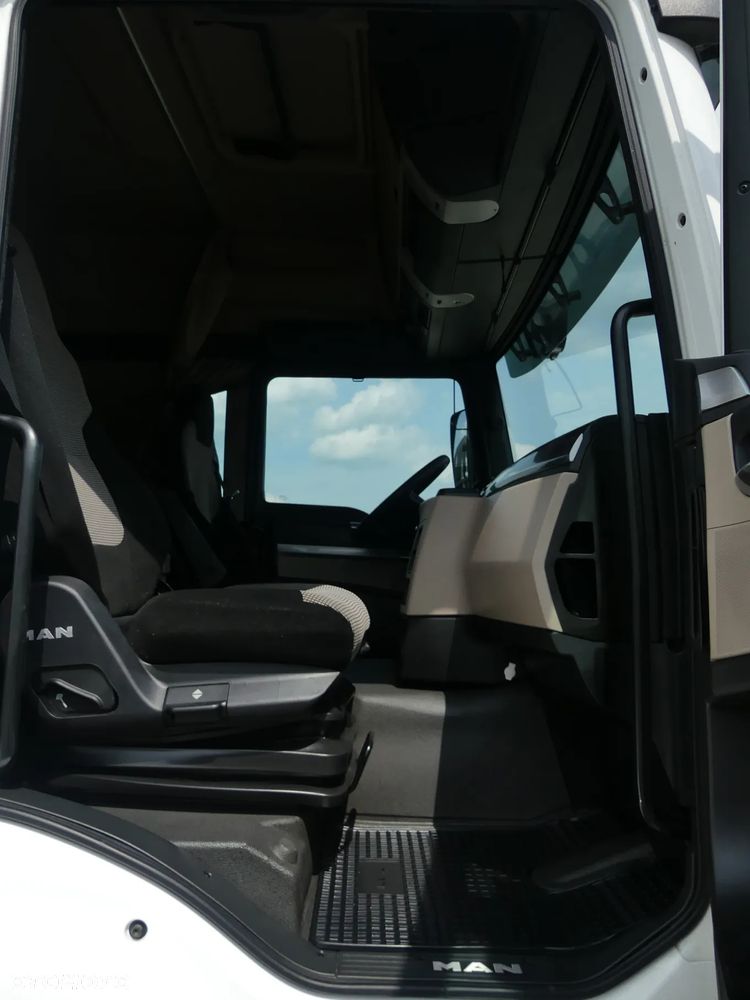 MAN TGM 18.290 / EURO 6 / KONTENER + WINDA / OTWIERANY BOK / - 24